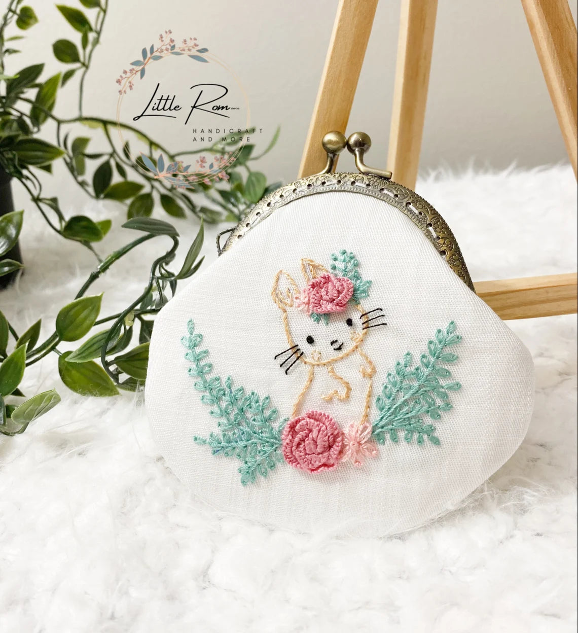 Cute Hand-embroidered Bunny Coin Purse