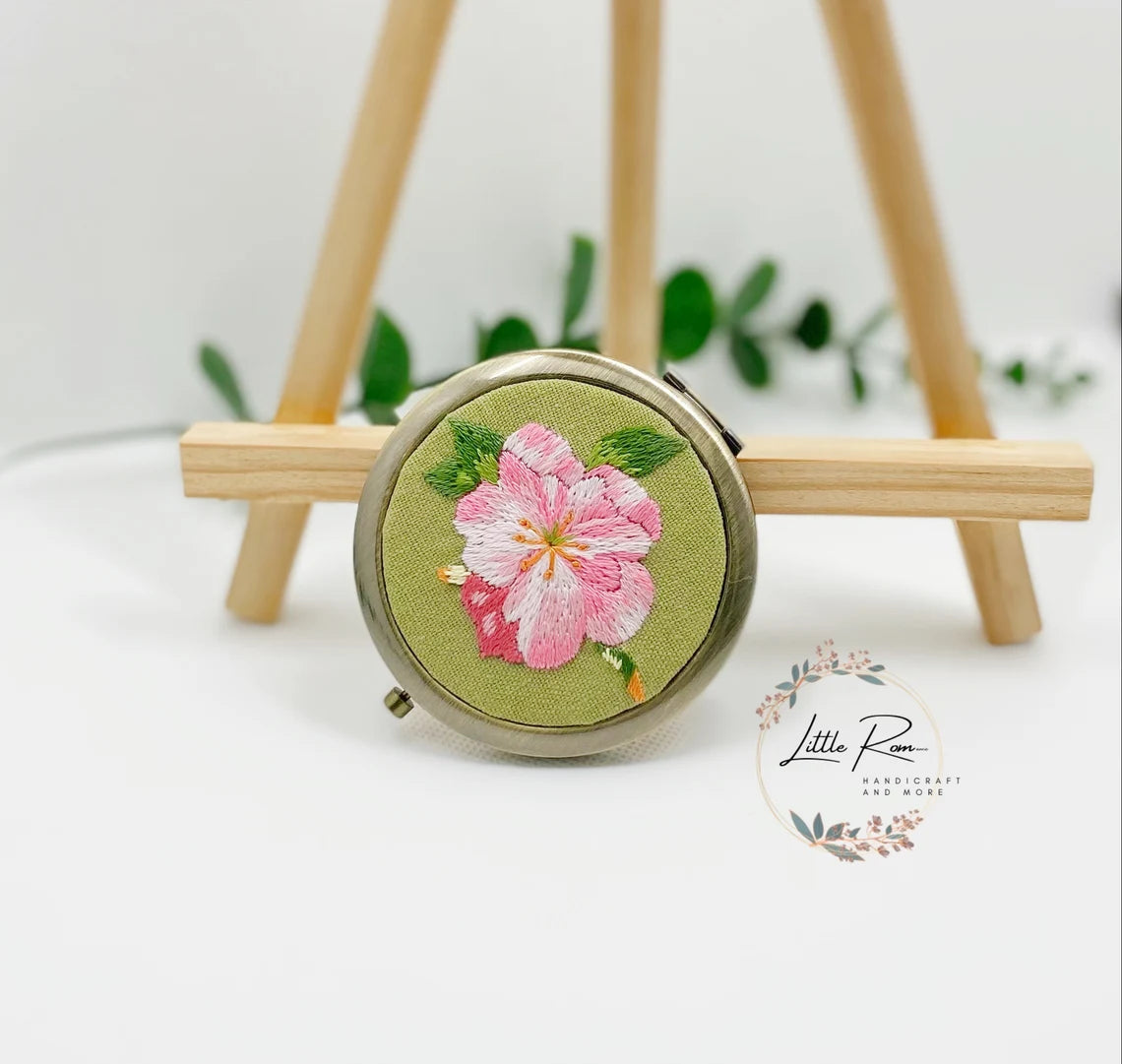 Cute Vintage Embroidered Make-up Mirrors | Special Edition