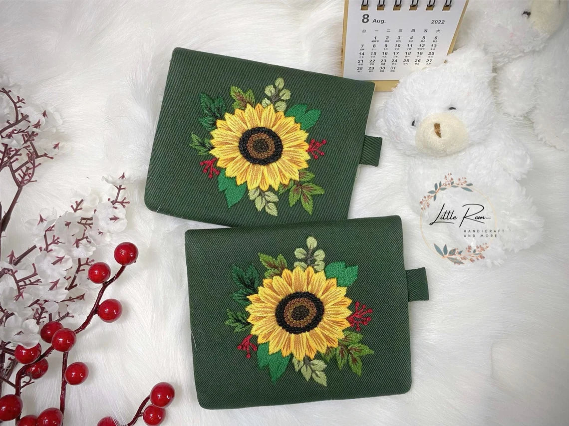 Hand-embroidered Wallets | Spring-Summer Collection