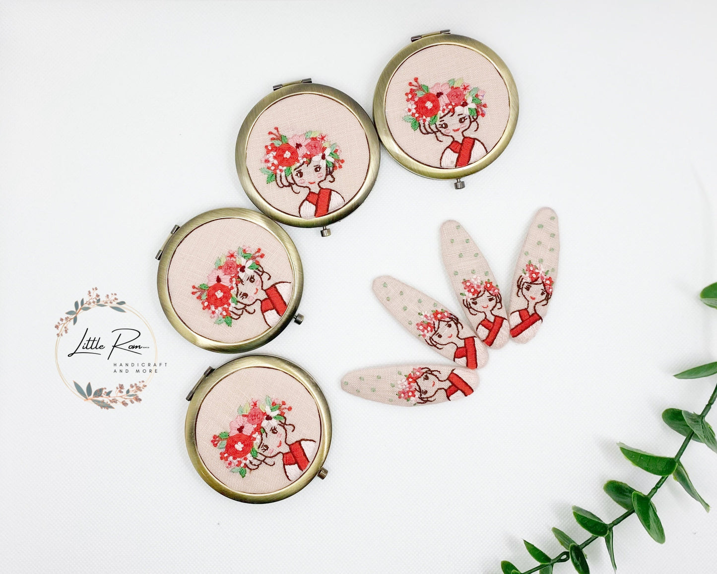 Embroidered Compact Mirror with Matching Hair Clips