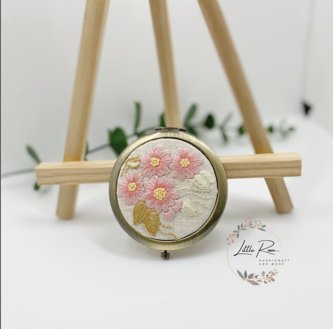 Cute Vintage Embroidered Make-up Mirrors | Floral Collection 1