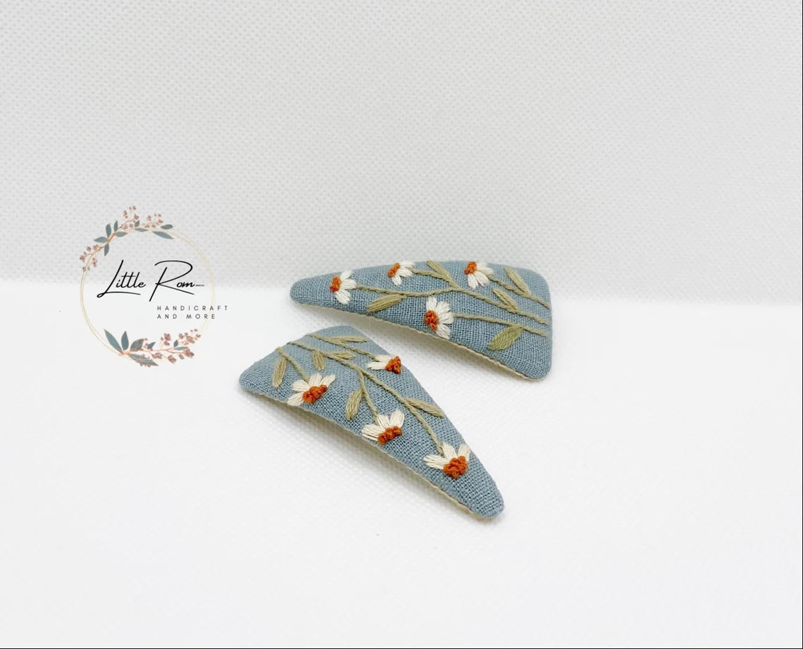 Hand-embroidered Triangle Hair Clip - Daisy Patterns