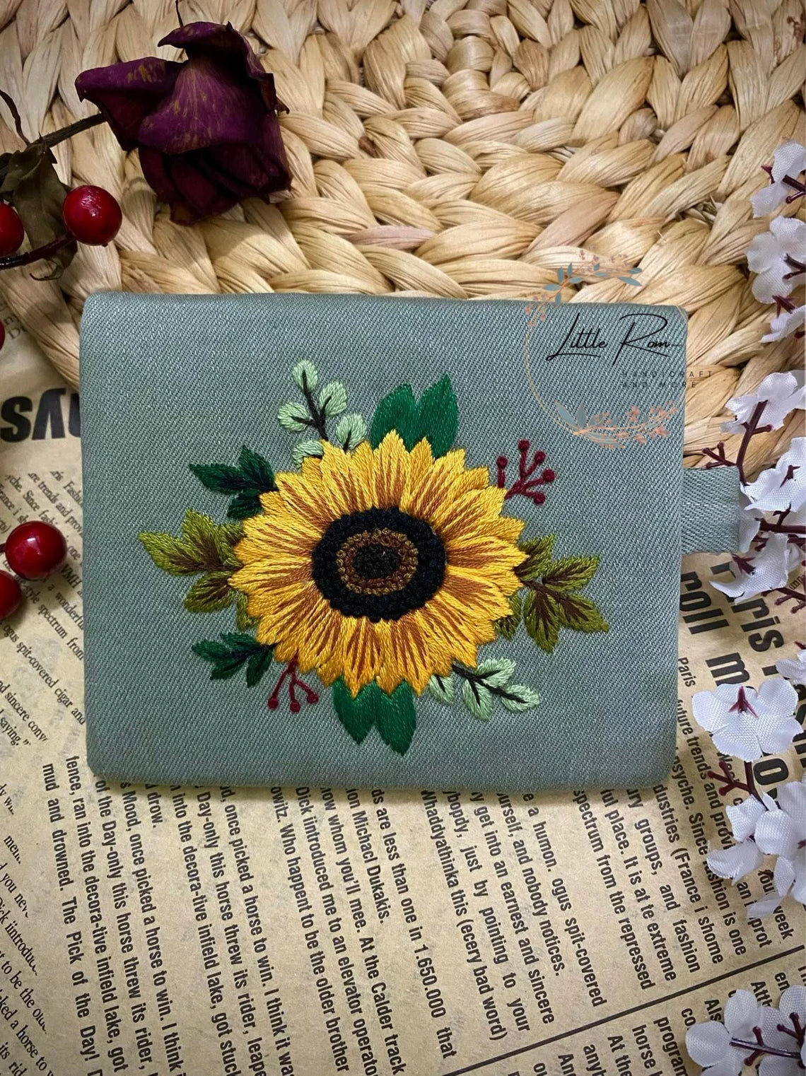 Hand-embroidered Wallets | Spring-Summer Collection