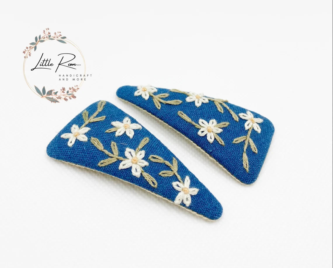 Hand-embroidered Triangle Hair Clip - Daisy Patterns