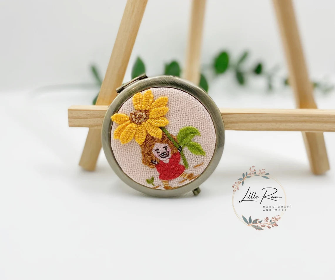 Cute Vintage Embroidered Make-up Mirrors | Special Edition