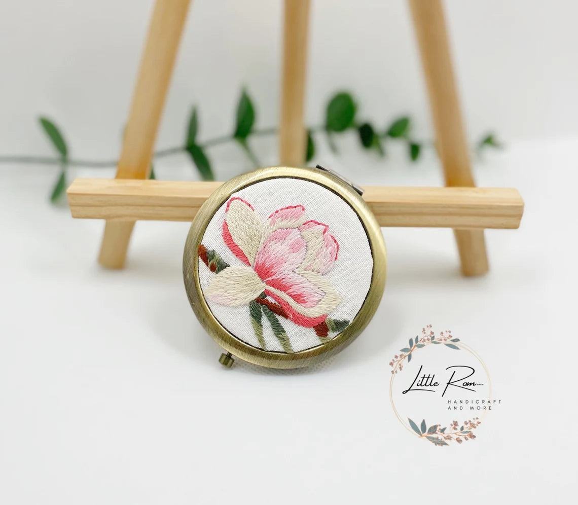 Cute Vintage Embroidered Make-up Mirrors | Special Edition