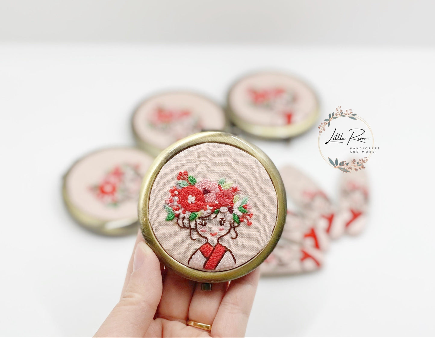Embroidered Compact Mirror with Matching Hair Clips